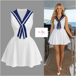 Vestido blanco corte princesa estilo marinero detalles en azul
