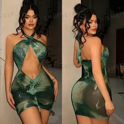 Vestido estampado fruncido y amarre al cuello