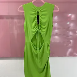 Vestido Fashion Nova color verde funcido con abertura