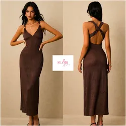 Vestido largo color marrón detalles en dorado