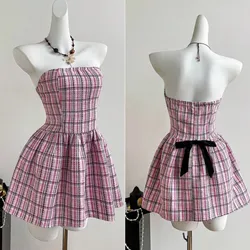 Vestido top de tejido bordado a cuadros con lazo negro detrás