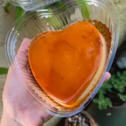 Flan Clásico en forma de corazón