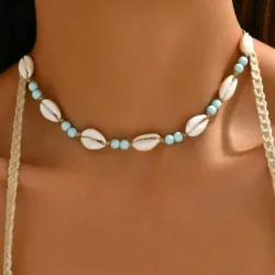 Collar azul y caracoles