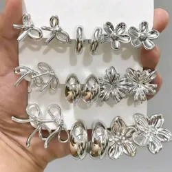 Pendientes plateados