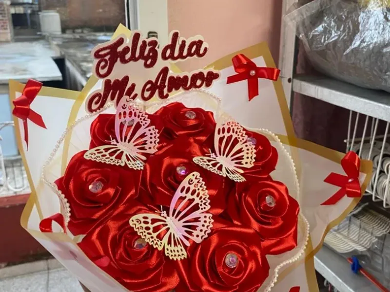 Ramo de Rosas Eternas