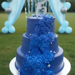 Kake grande de 3 pisos