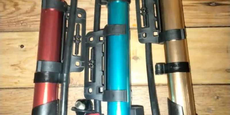 Bombas de aire con agujas para inflar balones, bicicletas y más 