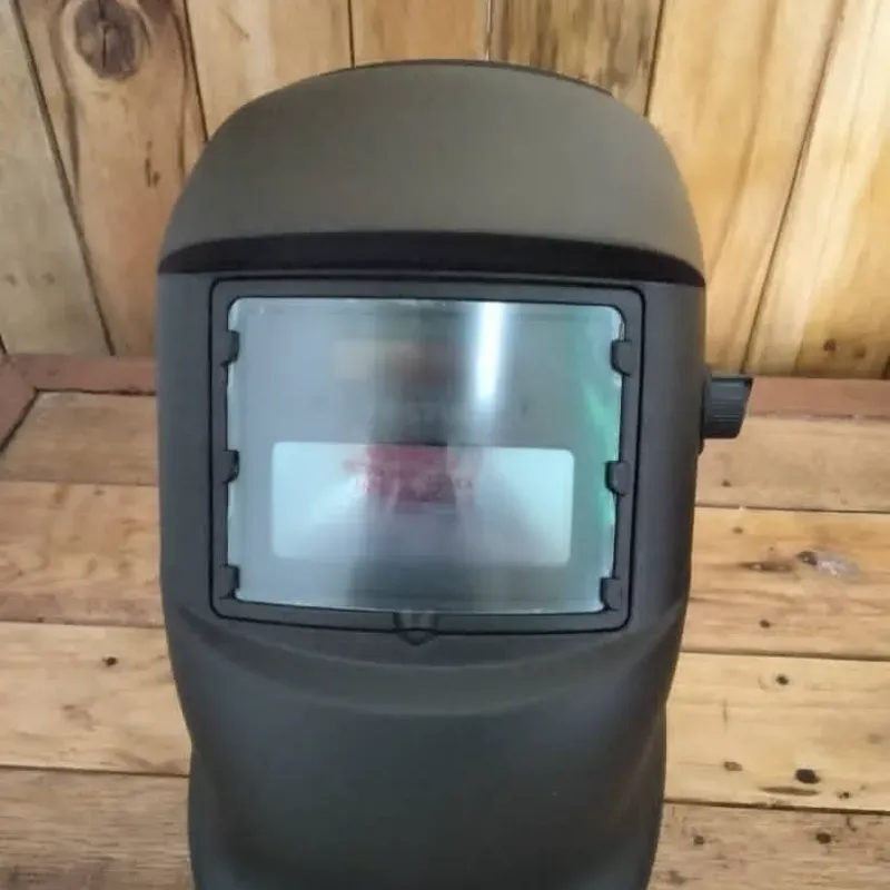 Cascos electrónicos de soldadura con oscurecimiento solar