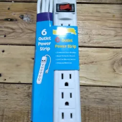 Extensión eléctrica de 2 metros de largo y 6 tomas 