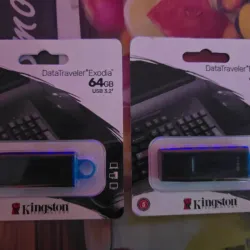 Memoria flash de 64gb Kingston usb 3.2 nueva-selladas