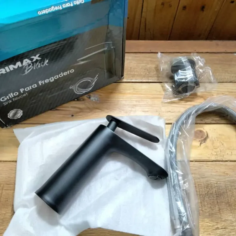 Mezcladora Agua fría y caliente para fregadero o lavamano 