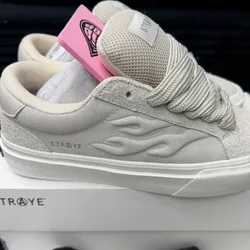 STRAYE®