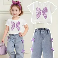 Camiseta Blanca con Pantalon de Mezclilla de Pierna Ancha