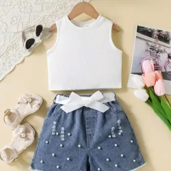 Conjunto de pantalones cortos de mezclilla con cuentas para niñas, con top de camiseta