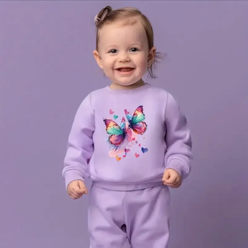 Conjunto de Sudadera de Manga Larga con Estampado de Mariposa y Corazón y Pantalones Casuales para Niñas Pequeñas