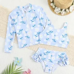 Conjunto de Tres Piezas con Flores Pequeñas para Niñas 
