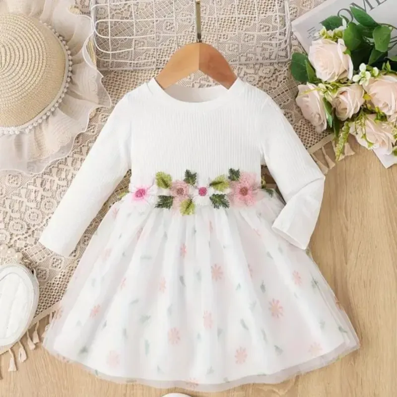 Vestido de niña bebé