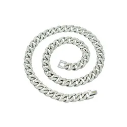 Collar Invicta Elements 80936 cadena plateada estilo iced out