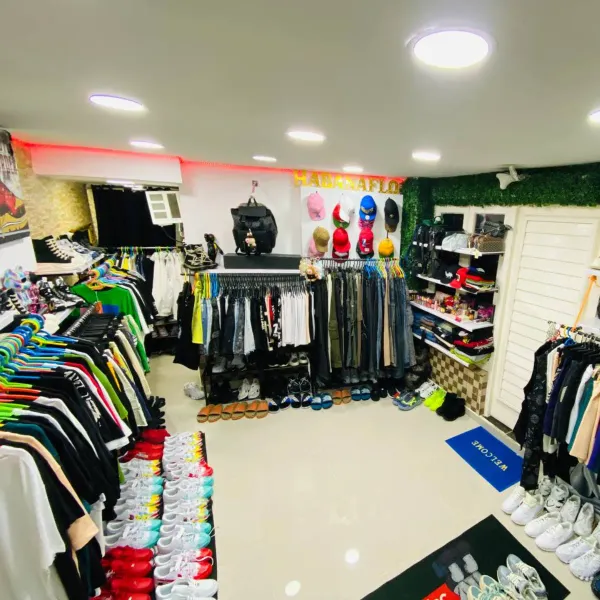 Tienda de ropa dedica a productos de hombre 
contamos con la mejor calidad del mercado y variedad 