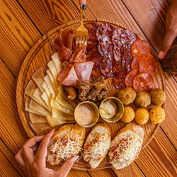 Picadera Hábitat 🧀🐷🍞