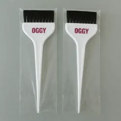 Brocha Oggy para teñir el cabello.