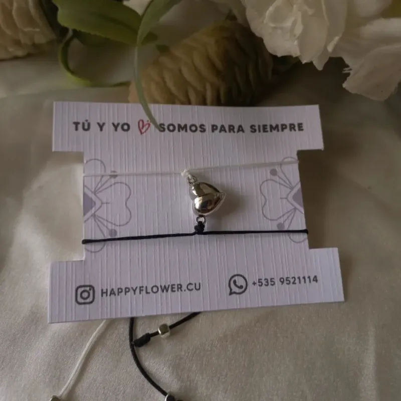 Pulseras de corazón imantado sencillas