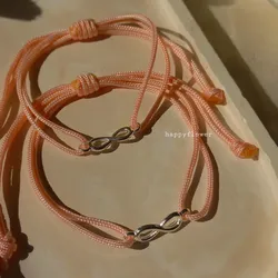 Pulsera de hilo de infinito