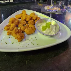 Camarón empanado con salsa Harley