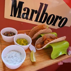Super tacos de cerdo