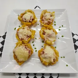 Tachinos rellenos de jamón y queso