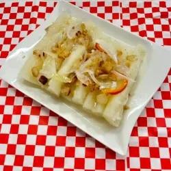 Yuca con mojo criollo