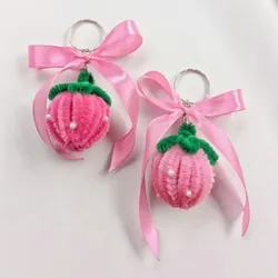 Llavero de fresita con lazito