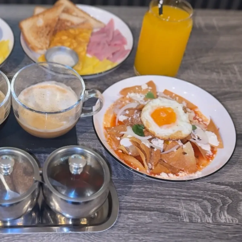Chilaquiles en salsa roja