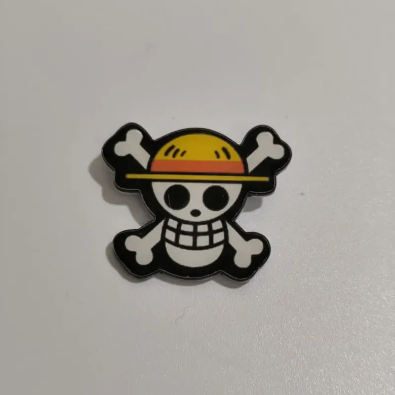 BROCHE ONE PIECE 2