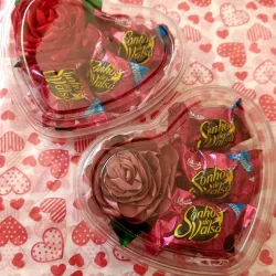 CORAZÓN CON FLOR Y CHUCHES