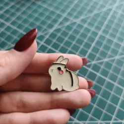 PIN CONEJO BLANCO CON CINTA VERDE