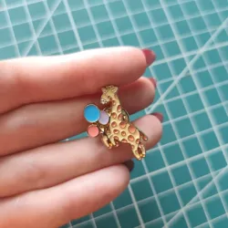 PIN GIRAFA CON GLOBOS