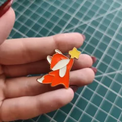 PIN ZORRO CON ESTRELLA