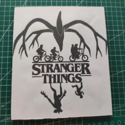 STRANGER THING MODELO 1