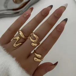 Set de anillos dorados irregulares