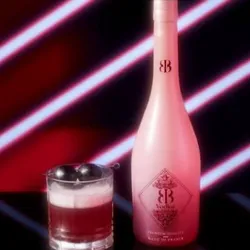 B&B 700 ml 40% Vol.