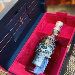 CHIVAS REGAL 25 años