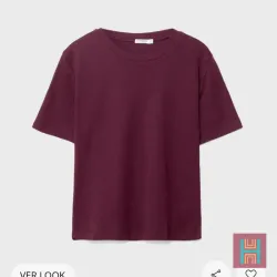 CAMISETA BÁSICA REGULAR FIT ROJO 0013