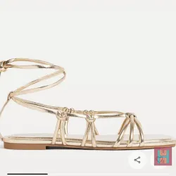 SANDALIAS TIRAS DORADAS STRADIVARIUS 