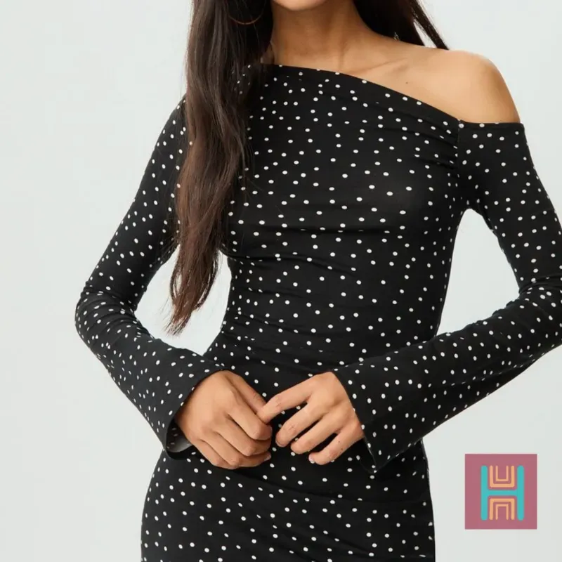 VESTIDO CORTO PUNTOS NEGRO 0062