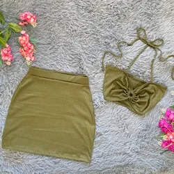 Conjunto de falda y blusa 