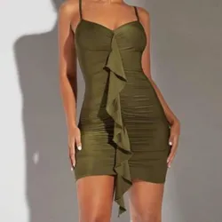 Vestido ajustado con vuelo en el centro 