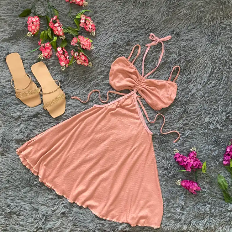Vestido playero con amarres en la espalda 