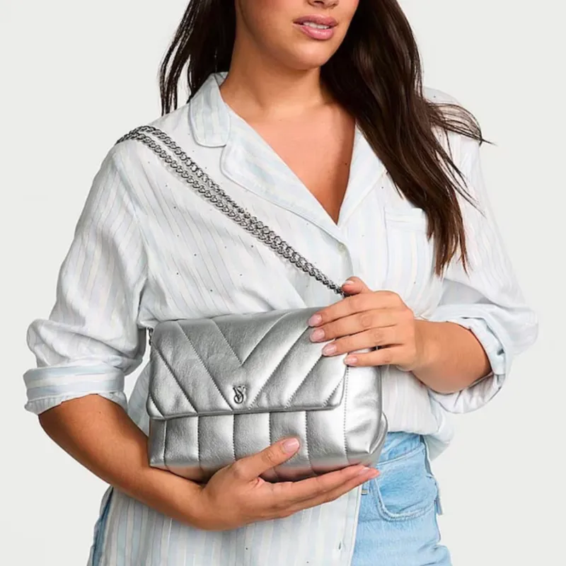 ✨ Victoria’s Secret Silver Shoulder Bag ✨