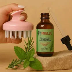 Aceite fortalecedor para el cuero cabelludo y el cabello con romero y menta de Mielle